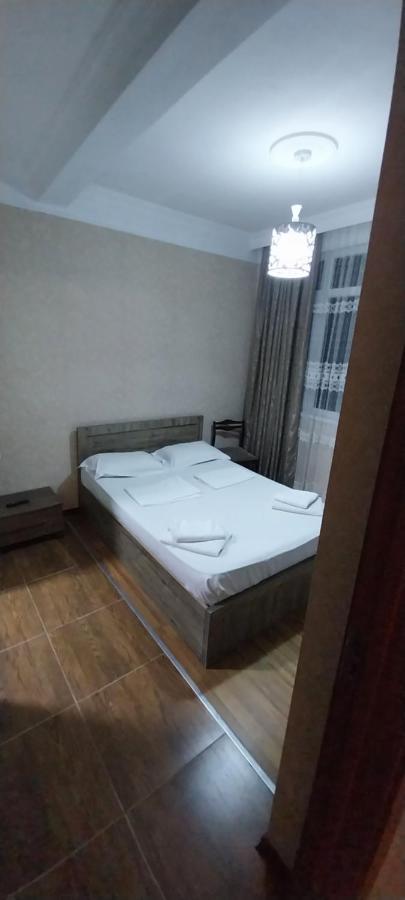 Hotel Damashni Batumi Bagian luar foto