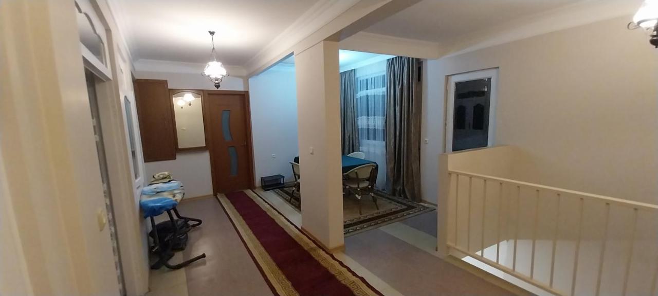 Hotel Damashni Batumi Bagian luar foto