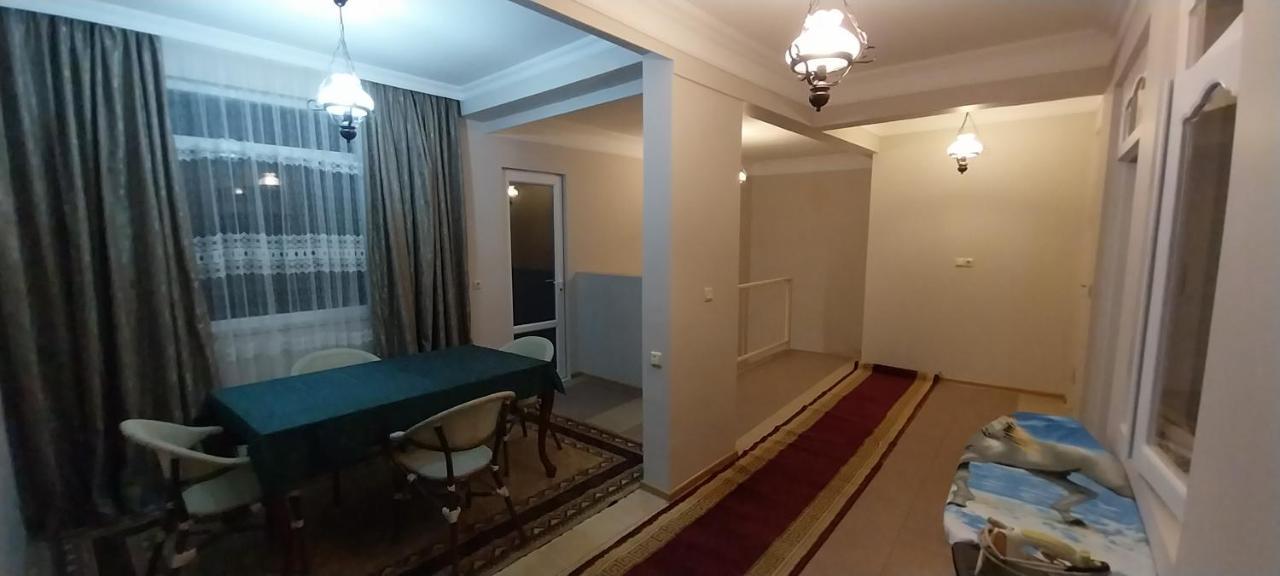 Hotel Damashni Batumi Bagian luar foto