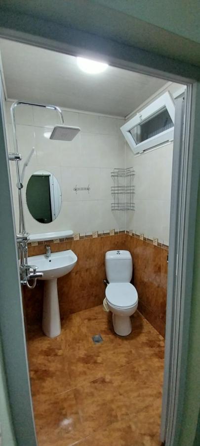 Hotel Damashni Batumi Bagian luar foto